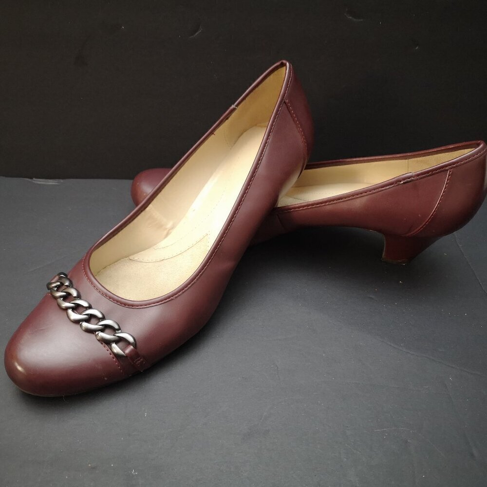 Naturalizer Ladies Size 9 Burgundy Faux Leather Susy Heeled Pumps